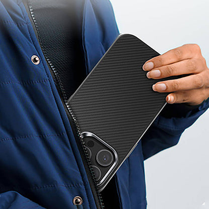 iPhone 16 Pro Kılıf Karbon Fiber M-safe Şarj Özellikli Benks Hybrid ArmorPro 600D Kevlar Kılıf