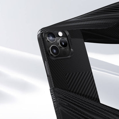 iPhone 16 Pro Kılıf M-safe Şarj Özellikli Karbon Fiber Benks Montage ArmorAir Kevlar Kılıf