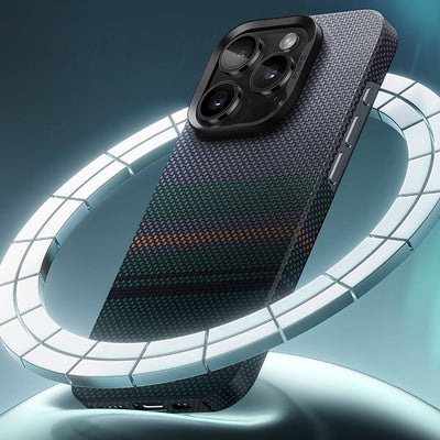 Apple iPhone 16 Pro Kılıf Magsafe Şarj Özellikli Karbon Fiber Tasarımlı Benks Aurora ArmorAir Kevlar Kapak Siyah
