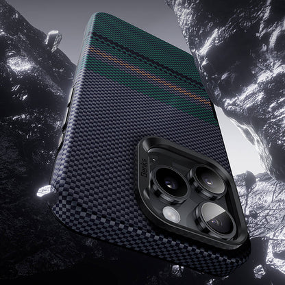 iPhone 16 Pro Kılıf M-safe Şarj Özellikli Karbon Fiber Tasarımlı Benks Aurora ArmorPro Kevlar Kılıf