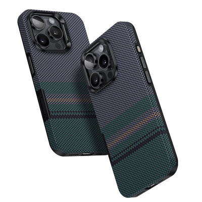 Apple iPhone 16 Pro Kılıf Magsafe Şarj Özellikli Karbon Fiber Tasarımlı Benks Aurora ArmorPro Kevlar Kapak Siyah