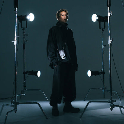 iPhone 16 Pro Kılıf M-safe Şarj Özellikli Teknoloji Desenli Standlı Skinarma Helio Kılıf