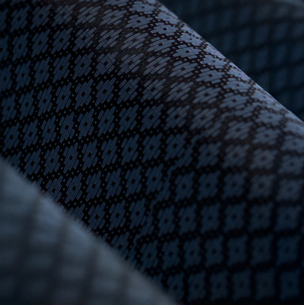 Apple iPhone 16 Pro Max Kılıf M-Safe Şarj Özellikli Benks ArmorAir ArmorGrid Serisi Kevlar Kapak Mavi