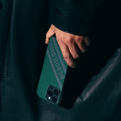 Apple iPhone 16 Pro Max Kılıf M-safe Şarj Özellikli Aramid Fiber Re-TROS Tasarımlı Pitaka Tactile Woven Rebuilding Serisi Kapak Siyah