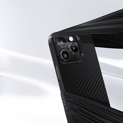 iPhone 16 Pro Max Kılıf Magsafe Şarj Özellikli Karbon Fiber Benks Yeni Seri Montage ArmorAir Kevlar Kılıf