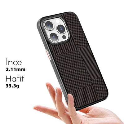 Apple iPhone 16 Pro Max Kılıf Magsafe Şarj Özellikli Karbon Fiber Desenli Mutural Montage Kapak Gümüş