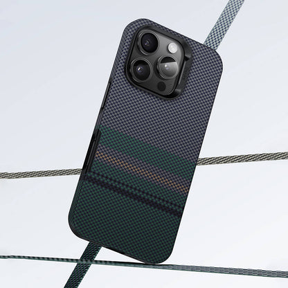 iPhone 16 Pro Max Kılıf M-safe Şarj Özellikli Karbon Fiber Tasarımlı Benks Aurora ArmorPro Kevlar Kılıf