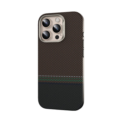 Apple iPhone 16 Pro Max Kılıf M-safe Şarj Özellikli Karbon Fiber Tasarımlı Benks Prestige ArmorPro Kevlar Kapak Gold