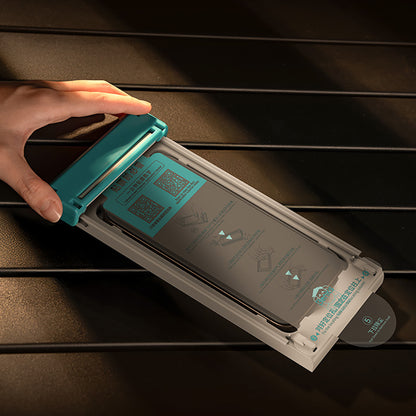 iPhone 17 Pro Benks Glass Warrior 2.0 AR-EZFita Cam Ekran Koruyucu + Kolay Uygulama Aparatı