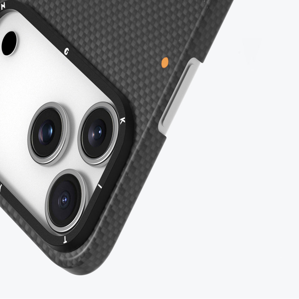 iPhone 17 Pro Kılıf M-safe Şarj Özellikli Aramid Fiber Youngkit 1500D Kevlar Extreme Wing Titanyum-Gold Serisi Kılıf