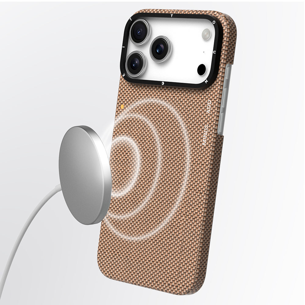 Apple iPhone 17 Pro Kılıf M-safe Şarj Özellikli Aramid Fiber Youngkit 1500D Kevlar Extreme Wing Titanyum-Gold Serisi Kapak Titanyum-Gold