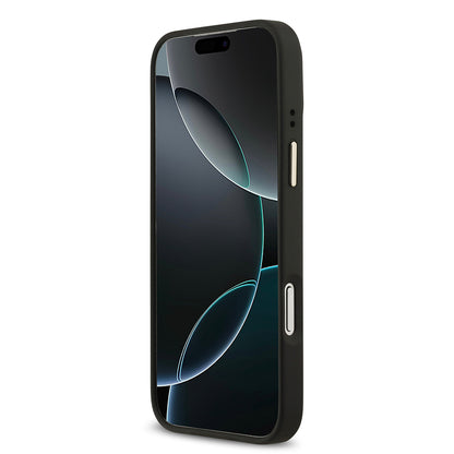 iPhone 17 Pro Max Kılıf Guess Orjinal Lisanslı M-safe Şarj Özellikli Gold Metal Kamera Çerçeveli PU Deri 4G Desenli Yazı Logolu Kılıf