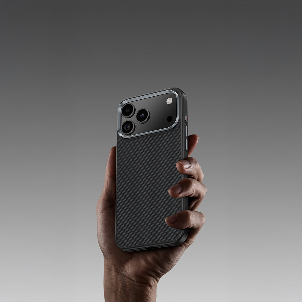 iPhone 17 Pro Max Kılıf Karbon Fiber M-safe Şarj Özellikli Benks Hybrid ArmorPro 600D Kevlar Kılıf