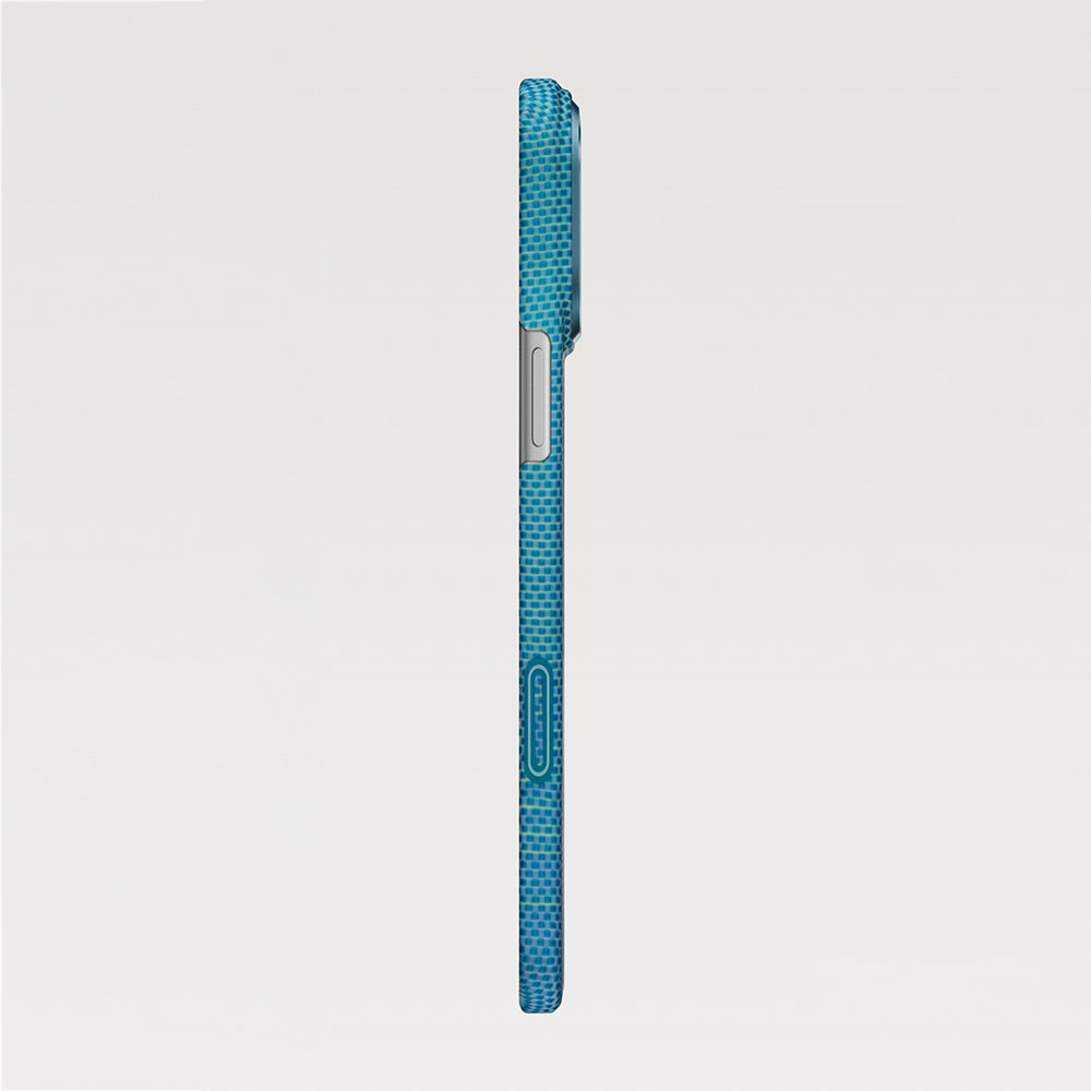 iPhone 17 Pro Max Kılıf M-safe Şarj Özellikli Aramid Fiber Pitaka Glints of Gold Ultra Slim Serisi Kılıf