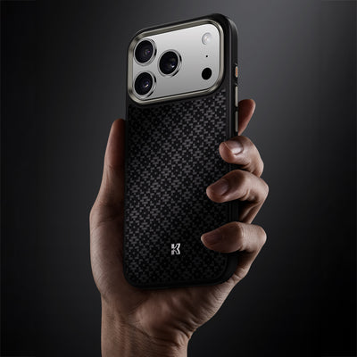 Apple iPhone 17 Pro Max Kılıf M-Safe Şarj Özellikli Benks ArmorPro ArmorGrid Serisi Kevlar Kapak Siyah