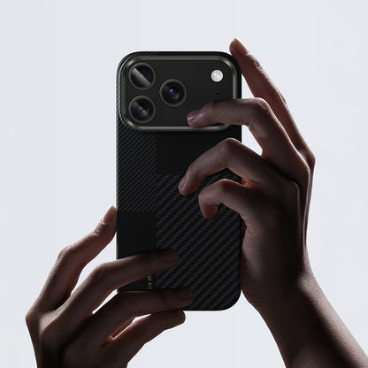 iPhone 17 Pro Max Kılıf M-safe Şarj Özellikli Karbon Fiber Benks Montage ArmorAir Kevlar Kılıf