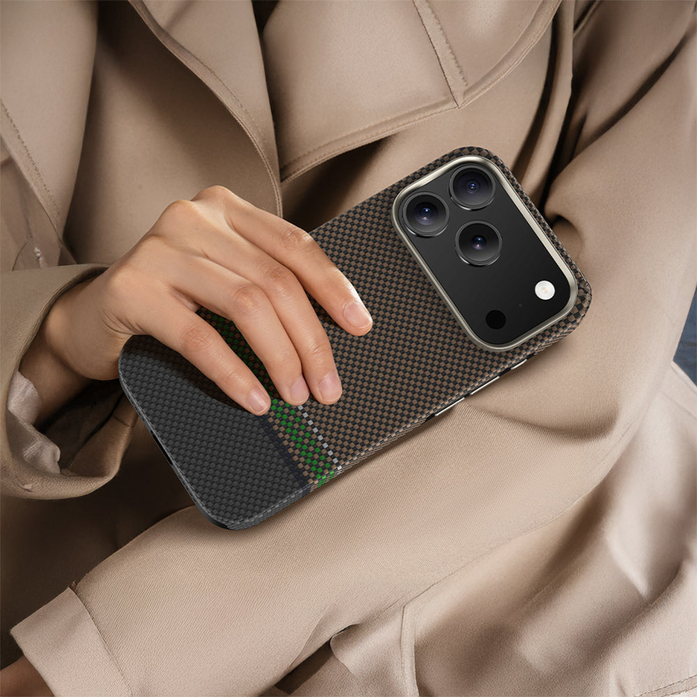 iPhone 17 Pro Max Kılıf M-safe Şarj Özellikli Karbon Fiber Tasarımlı Benks Prestige ArmorPro Kevlar Kılıf