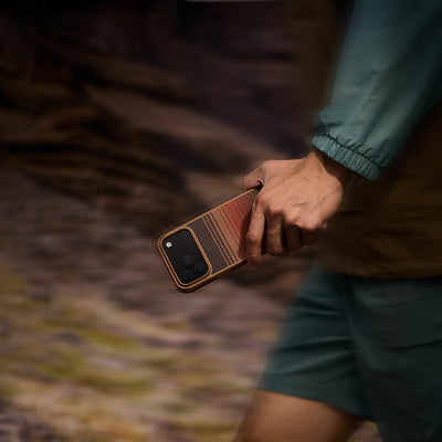 Apple iPhone 17 Pro Max Kılıf M-safe Şarj Özellikli Pitaka Tactile Woven Sunset-Moonrise Aramid Pro Guard Serisi Kapak Kahverengi