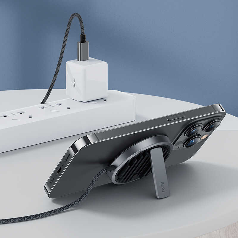 Benks MFM01 MFI Sertifikalı Standlı 15W Hızlı Şarj Özellikli Magsafe PD Wireless Şarj Aleti Siyah