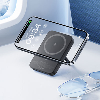 Benks MP09 Magsafe Magnetik Standlı İnce Tasarımlı Powerbank 6000mAh Siyah