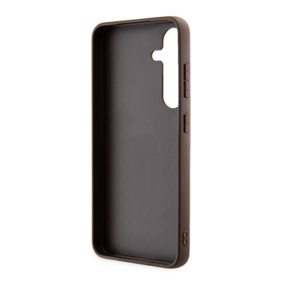 Galaxy S24 Kılıf Guess Orjinal Lisanslı PU Deri Yazı ve 4G Metal Logolu Desenli Kapak Kahverengi