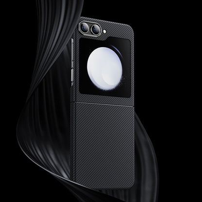 Galaxy Z Flip 5 Kılıf Karbon Fiber Benks Essential ArmorAir 600D Kevlar Kılıf