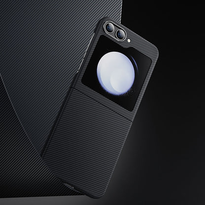 Galaxy Z Flip 5 Kılıf Karbon Fiber Benks Essential ArmorAir 600D Kevlar Kılıf