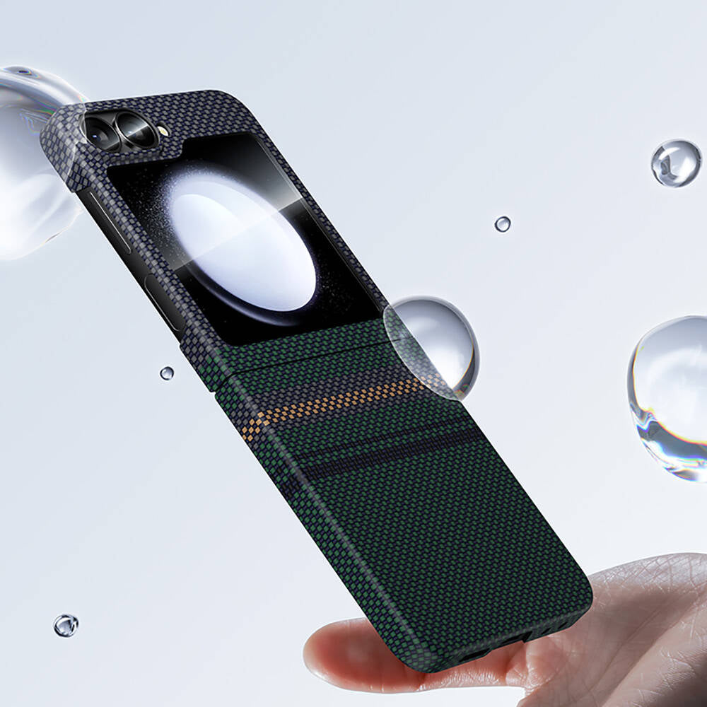 Galaxy Z Flip 6 Kılıf Karbon Fiber Tasarımlı Benks Aurora ArmorAir Kevlar Kılıf