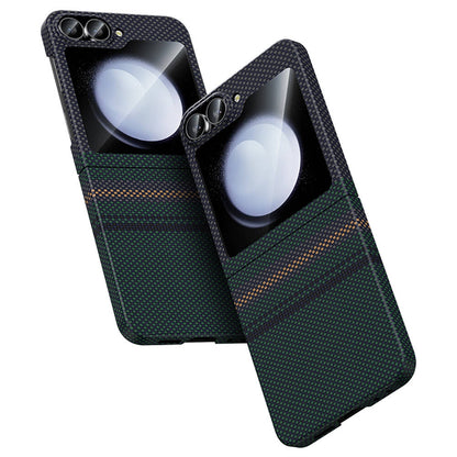 Galaxy Z Flip 6 Kılıf Karbon Fiber Tasarımlı Benks Aurora ArmorAir Kevlar Kılıf