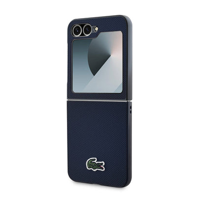 Galaxy Z Flip 6 Kılıf Lacoste Orjinal Lisanslı Magsafe Şarj Özellikli Pike Desenli Arka Yüzey İkonik Timsah Dokuma Logolu Kapak Siyah