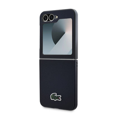 Galaxy Z Flip 6 Kılıf Lacoste Orjinal Lisanslı Magsafe Şarj Özellikli Pike Desenli Arka Yüzey İkonik Timsah Dokuma Logolu Kapak Siyah