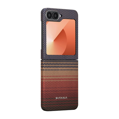 Galaxy Z Flip 6 Kılıf M-safe Şarj Özellikli Aramid Fiber Pitaka Tactile Woven Sunset-Moonrise Serisi Sunset Kılıf