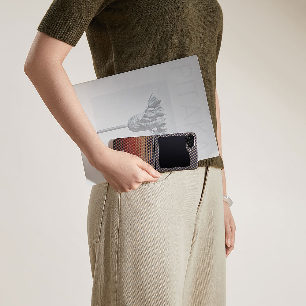 Galaxy Z Flip 6 Kılıf M-safe Şarj Özellikli Aramid Fiber Pitaka Tactile Woven Sunset-Moonrise Serisi Sunset Kılıf