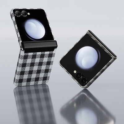 Galaxy Z Flip 7 Kılıf M-safe Şarj Özellikli Ekose Tasarımlı Benks ArmorAir ArmorVichy Kevlar Kapak Siyah