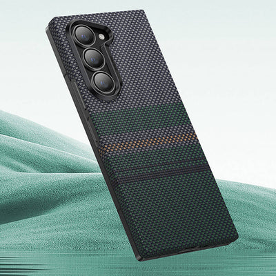 Galaxy Z Fold 6 Kılıf Karbon Fiber Tasarımlı Benks Aurora ArmorAir Kevlar Kapak Siyah