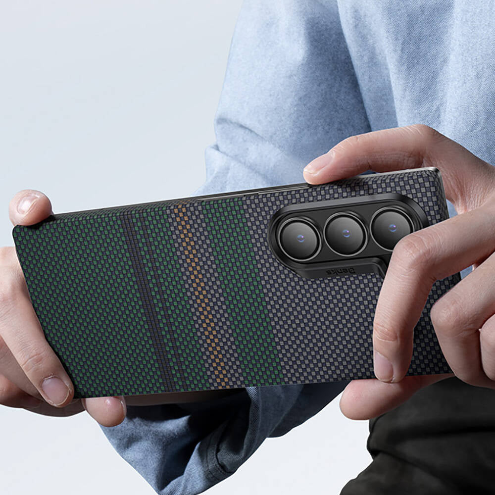 Galaxy Z Fold 6 Kılıf Karbon Fiber Tasarımlı Benks Aurora ArmorAir Kevlar Kılıf