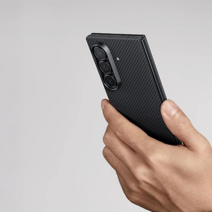 Galaxy Z Fold 7 Kılıf M-safe Şarj Özellikli 600D Aramid Fiber Pitaka Ultra-Slim Classic Serisi Black-Grey Twill Kılıf