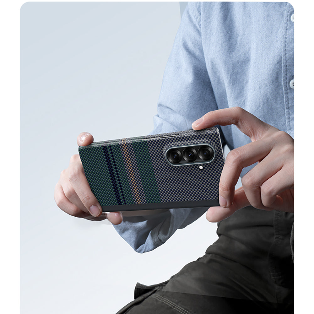 Galaxy Z Fold 7 Kılıf M-safe Şarj Özellikli Karbon Fiber Tasarımlı Benks Aurora ArmorAir Kevlar Kılıf