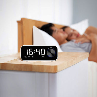 Recci RSK-W11 FM/TF Çift Alarmlı Dijital Saatli Wireless Bluetooth 5.0 Speaker Hoparlör 3W 1200mAh Beyaz