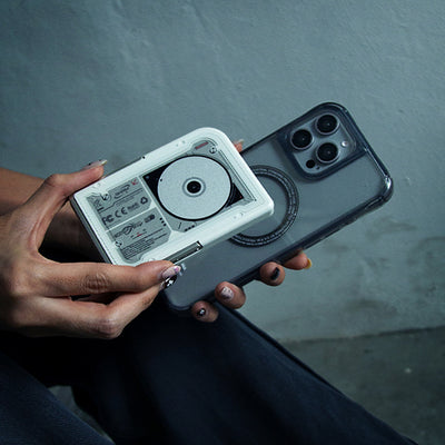 Skinarma Nexus Nova Kablosuz ve PD Hızlı Şarj Özellikli Standlı Taşınabilir Powerbank 20W 5000mAh Açık Gri